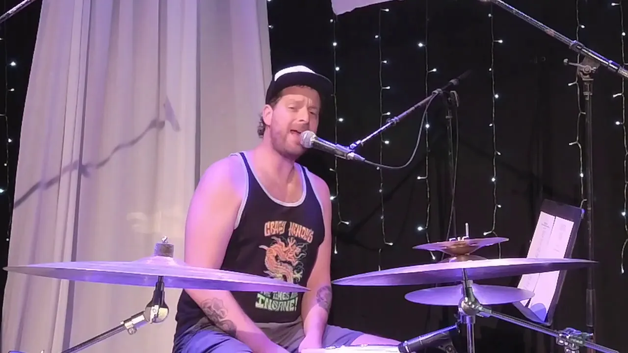 Singer SongDrummer